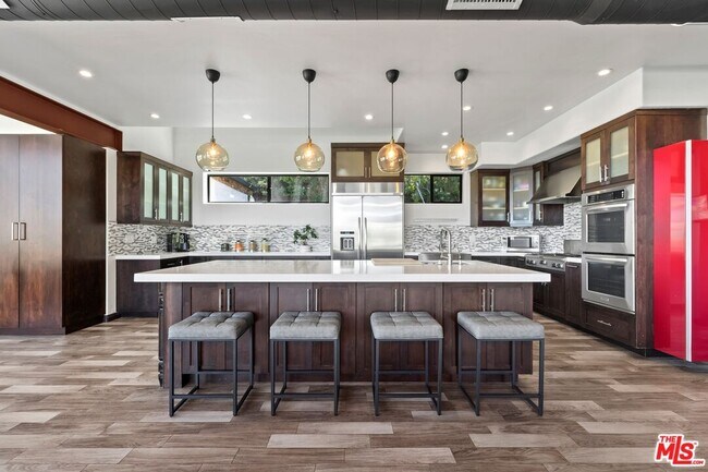 Foto del edificio - 3655 Glenridge Dr