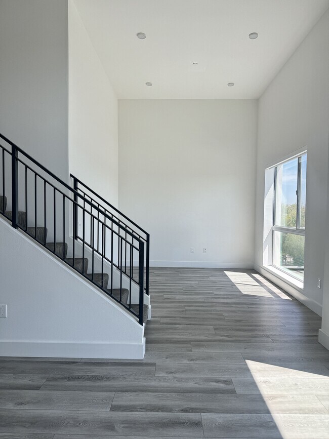 Foto del edificio - 6535 Melrose Ave