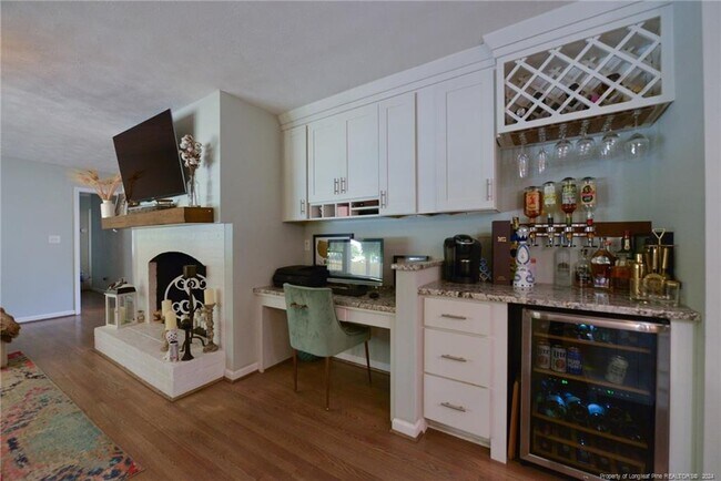 Foto del edificio - 249 Westwood Dr