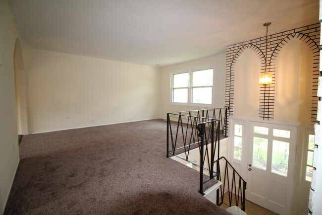 Building Photo - 531 Circle Dr