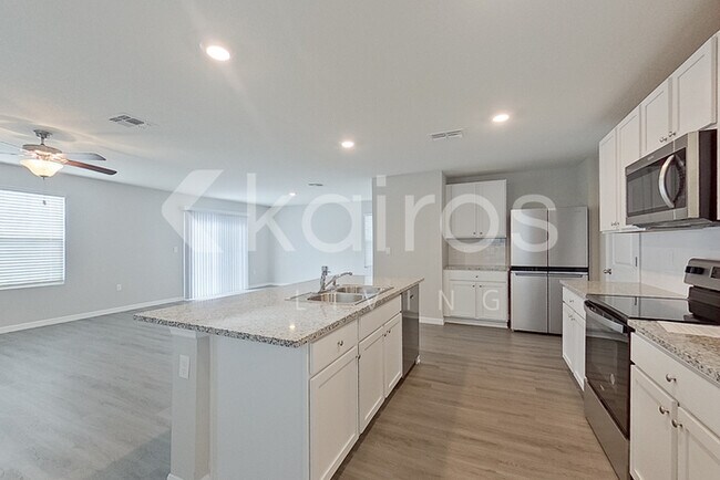 Foto del edificio - 8656 SW 43rd Ter
