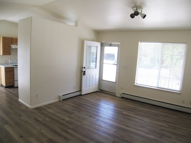 Building Photo - 2944 S Palace Cir