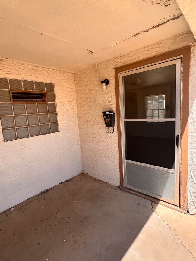 Foto del edificio - 3rd Street Duplex