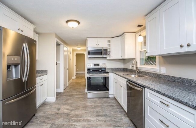 Building Photo - 2 br, 1 bath Apartment - 23 Carr Rd B Unit B
