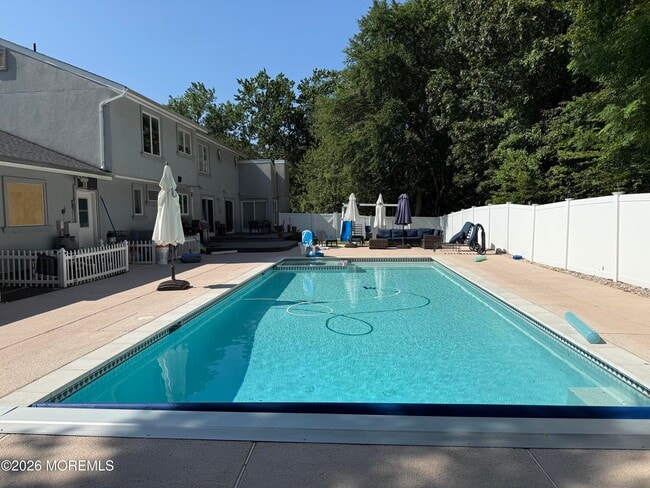 Building Photo - 7 Harvard Ct