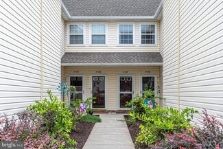 Building Photo - 127 Horseshoe Dr