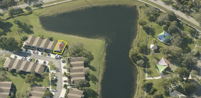 Building Photo - 508 Woodgate Cir