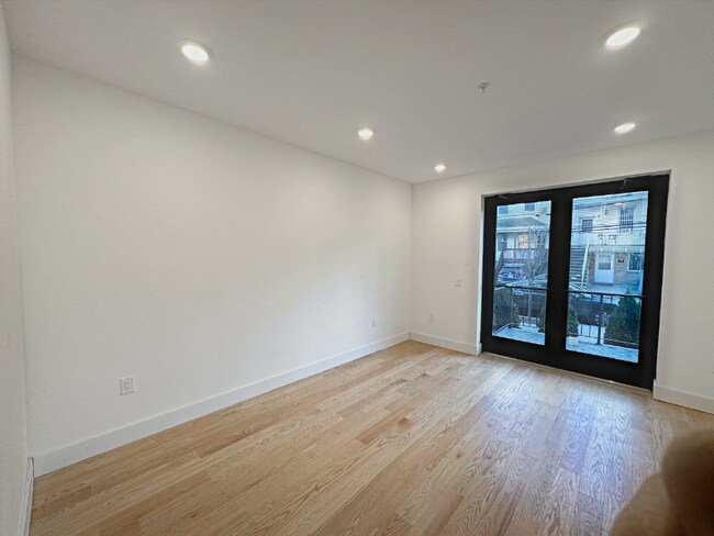 Foto del edificio - 56 Cottage St