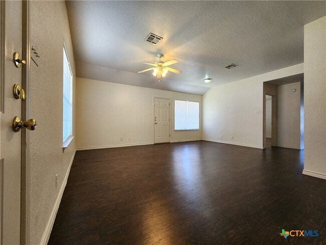 Building Photo - 3204 Toledo Dr