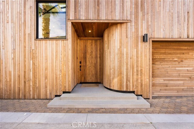 Building Photo - 1412 E Oceanfront