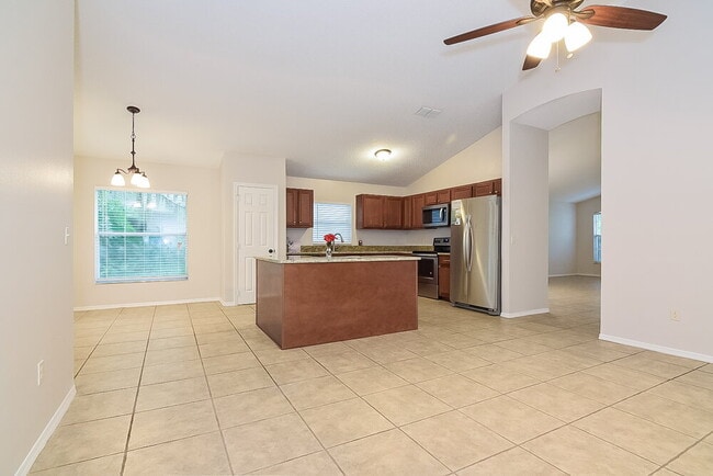 Foto del edificio - 1070 Corkwood Dr