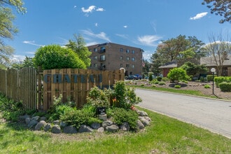 Building Photo - 239 S Mill Rd