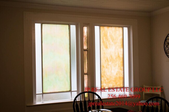 Building Photo - 714 4th Ave SE