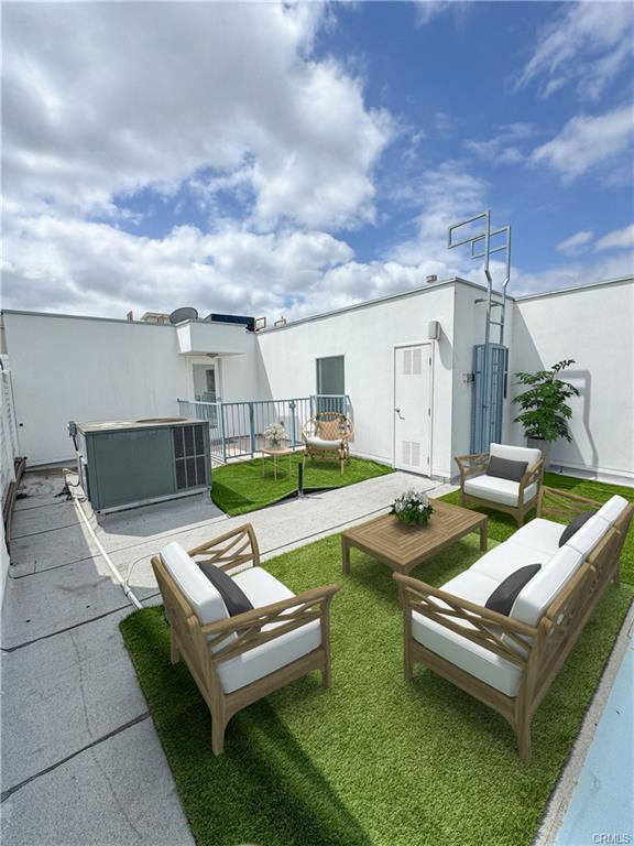 Foto principal - 108 S Croft Ave