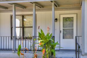 Building Photo - 340 E Wynngate Dr