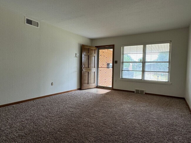 Foto del edificio - 4512 NW Cheyenne Ave