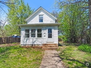 Building Photo - 620 34th Ave N