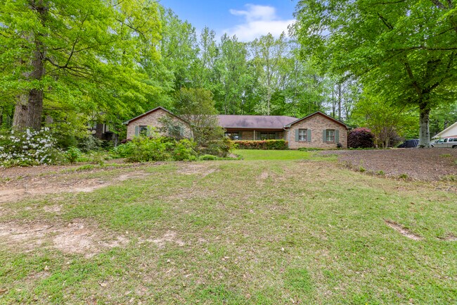 Building Photo - 2207 Heritage Dr