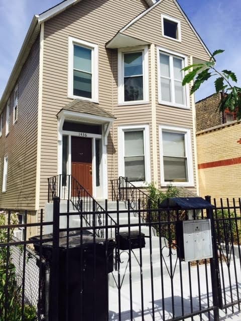 Foto del edificio - 1463 W Montrose Ave