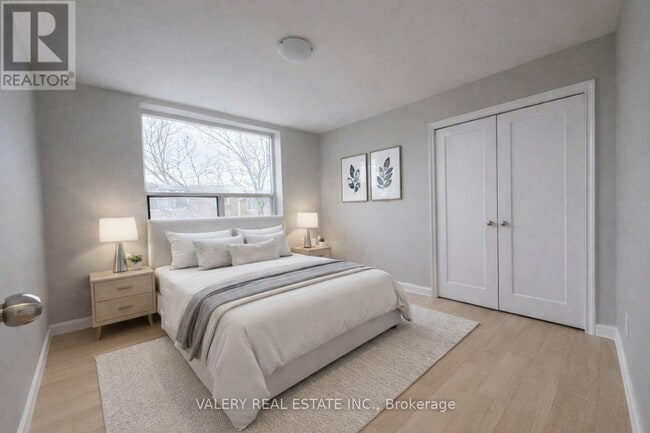 Photo du bâtiment - 815 Kennedy Rd