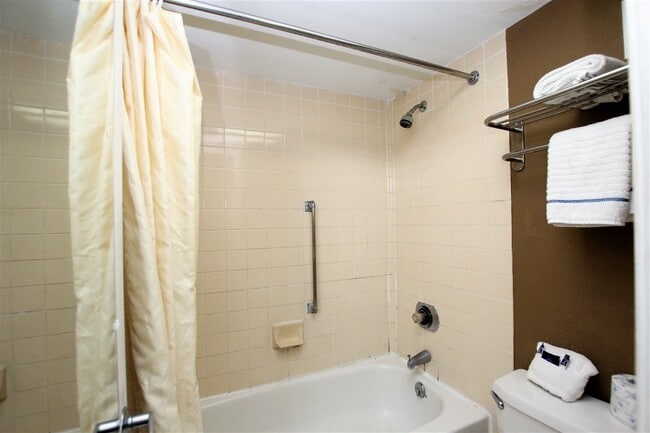 Building Photo - 5240 San Bernardo Ave