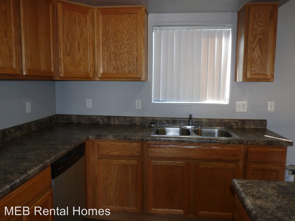 Primary Photo - 3 br, 2 bath House - 2751 N. Castro Ave