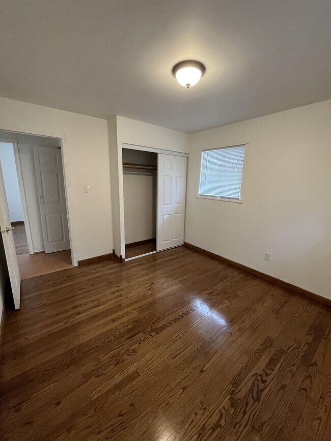 Building Photo - 3442 Kentucky St