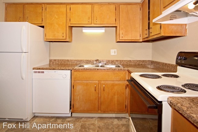 Building Photo - 1349 Saddlebrook Ct W