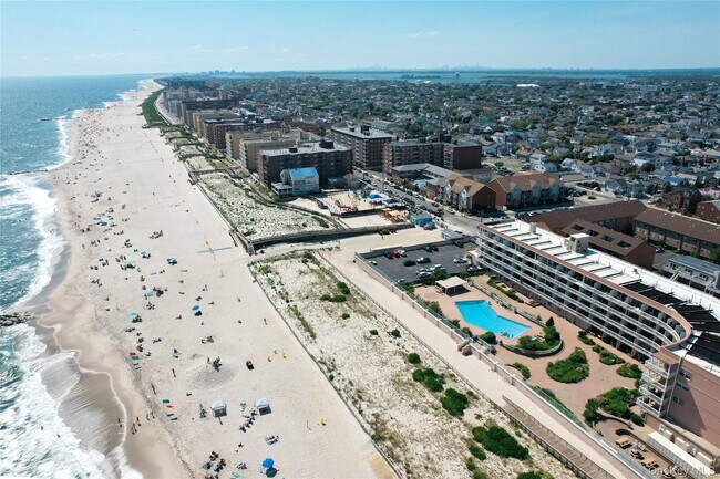 Foto del edificio - 830 Shore Rd