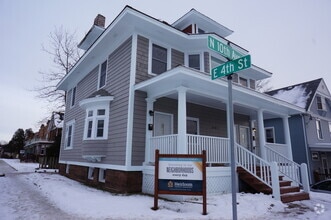 Building Photo - 326 N 10th Ave E
