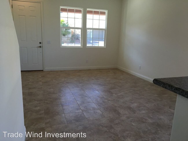 Foto del edificio - 2 br, 2 bath House - 7564 NICKLIN ST