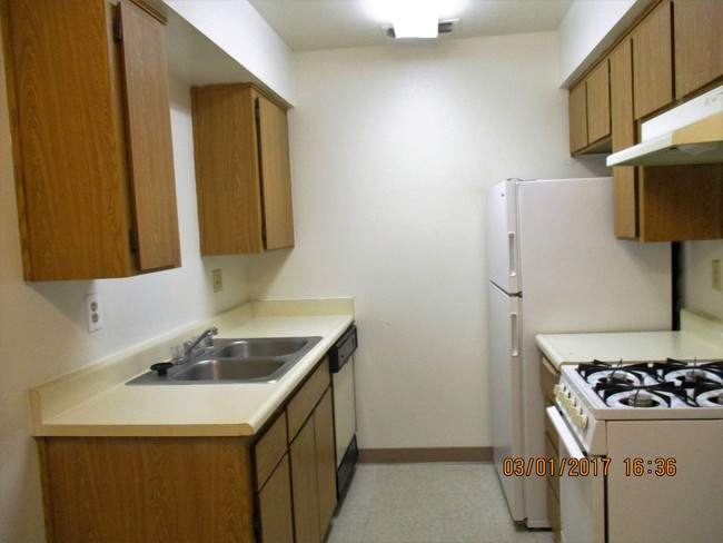 Cocina - Pioneer Village Apartments