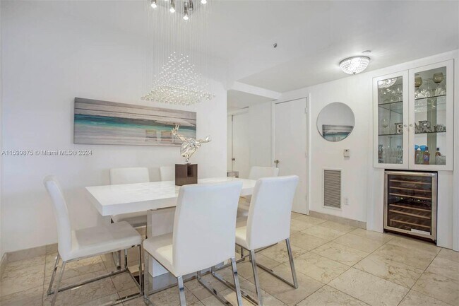 Building Photo - 4775 Collins Ave