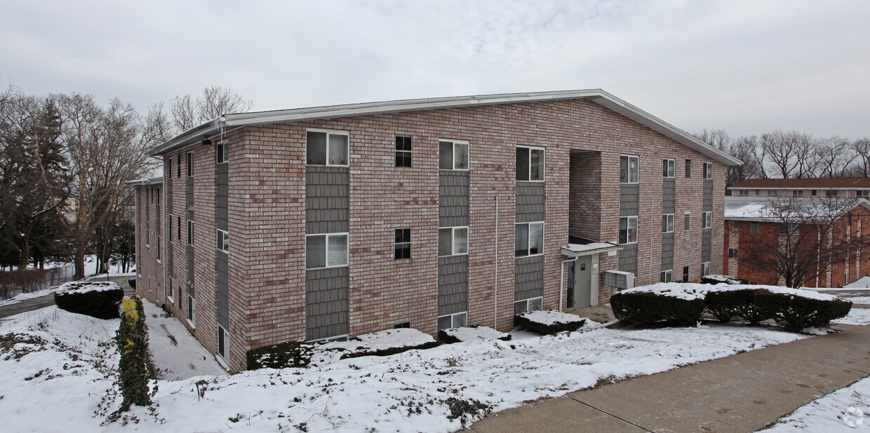Primary Photo - Park Avenue Apartments