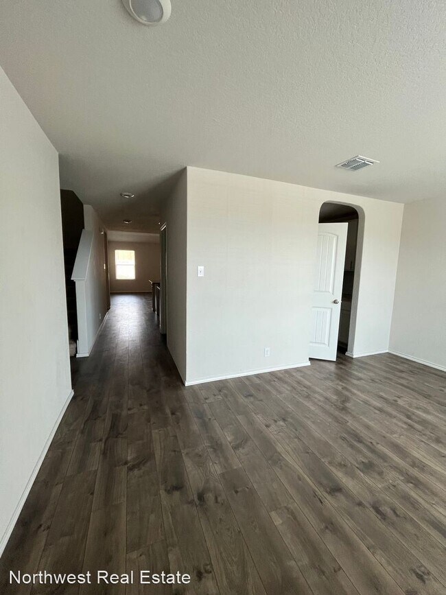 Building Photo - 5 br, 2.5 bath House - 6218 Tadpole Bluff
