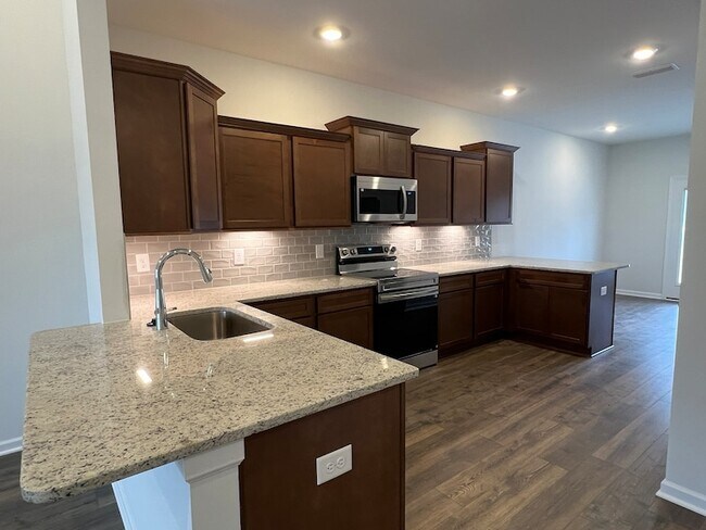 Building Photo - 967 Horse Mountain Rd