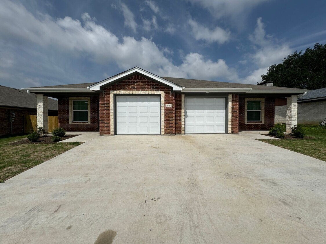 Primary Photo - 1616 Indian Trail