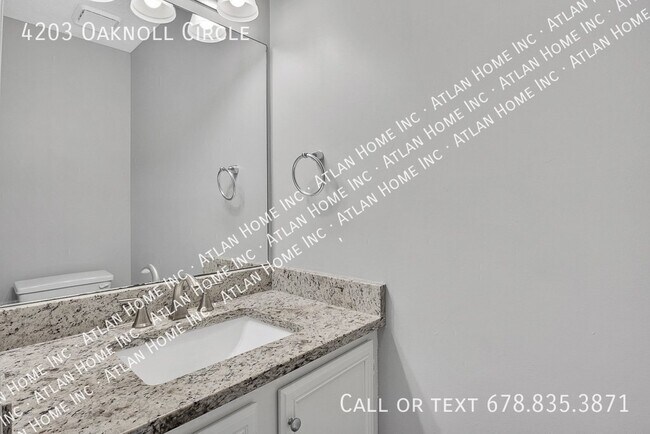 Building Photo - 4203 Oaknoll Cir