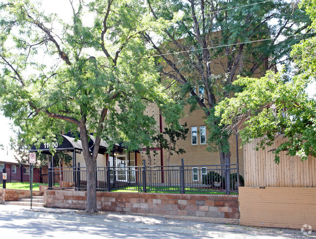 El Newark Apartaments - 11600 E 16th Avenue