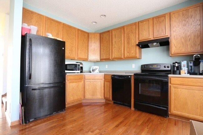 Building Photo - 3 br, 2.5 bath House - 5504 Elm Grove Court