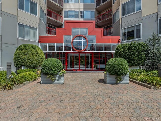 Building Photo - 10 Stewart Pl