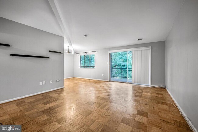 Foto del edificio - 10300 Rockville Pike