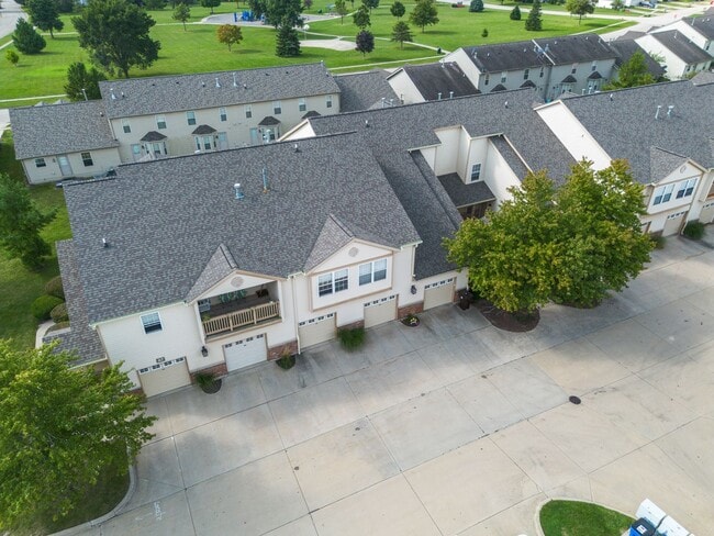 Building Photo - 2 BED / 2 BATH CONDO IN SOUTHWEST CHAMPAIG...