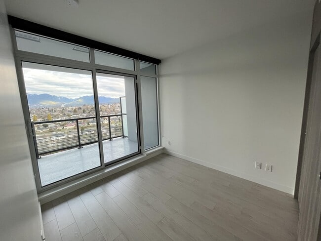 Photo du bâtiment - 4730 Lougheed Hwy.