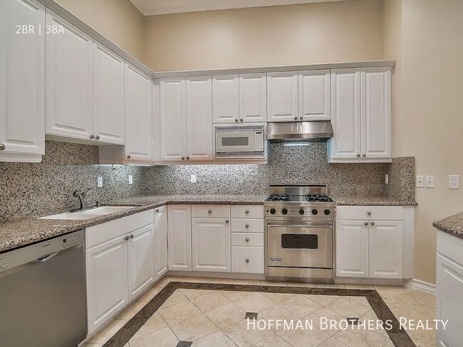 Foto del edificio - 433 N Doheny Dr