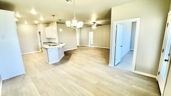 Foto del edificio - Beautiful Brand New 3-Bedroom Home in Coun...