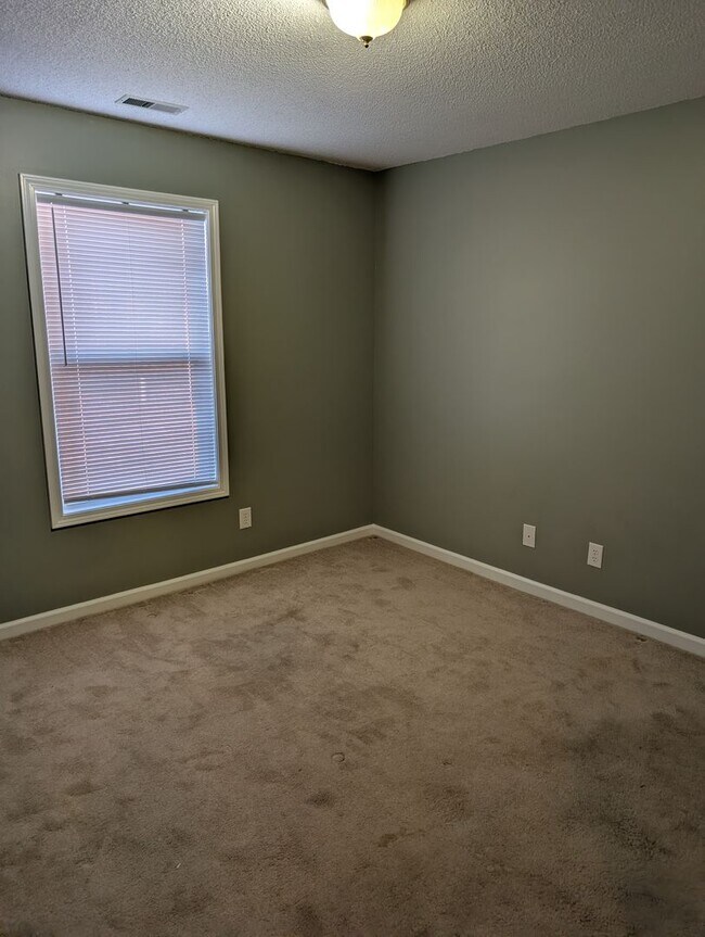 Foto del edificio - 104 Wellington Dr