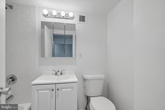 Foto del edificio - 224-30 W Rittenhouse Square