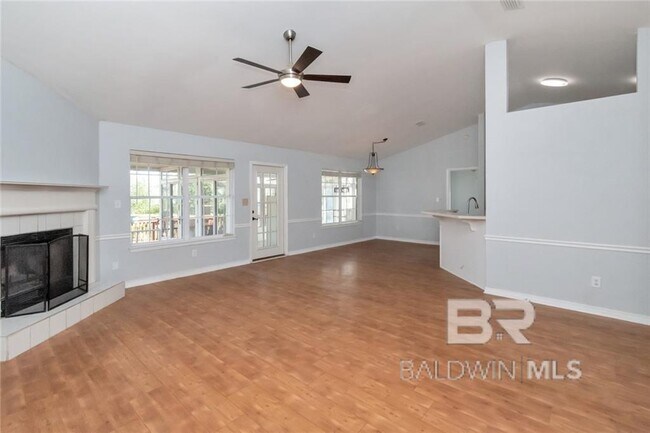 Building Photo - 30894 Pinyon Dr