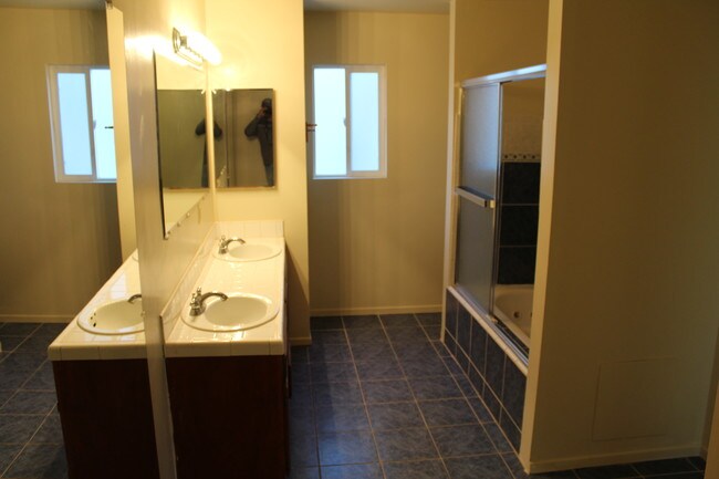 Baño principal - 6442 W 86th Pl